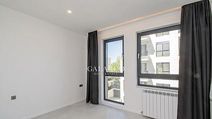 Тристаен апартамент в Белия квартал