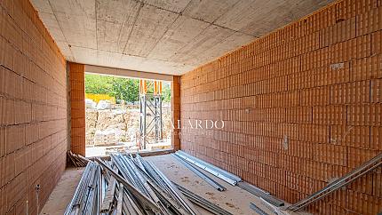 Уникален двустаен апартамент в Малинова долина