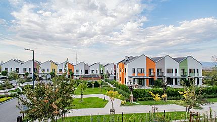 Модерна луксозна къща в затворен комплекс в полите на планина Лозен