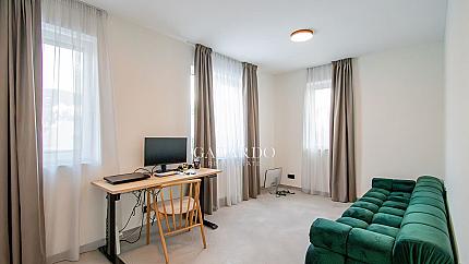 Модерна луксозна къща в затворен комплекс в полите на планина Лозен