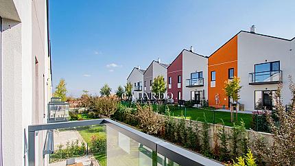 Обзаведена къща с 5 спални в Резиденшъл парк Лозен