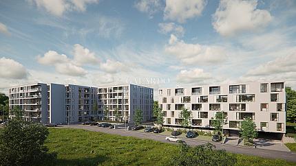 Слънчев тристаен апартамент в Малинова долина