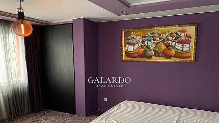 Тристаен обзаведен апартамент в Бояна