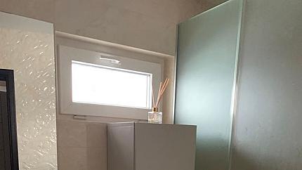 Тристаен обзаведен апартамент в Бояна