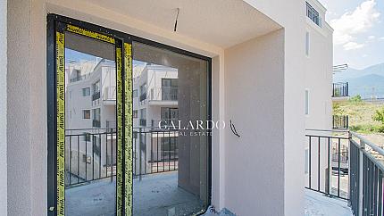 Прекрасен тристаен апартамент в затворен комплекс в сграда с класически стил до Макси, кв. Витоша