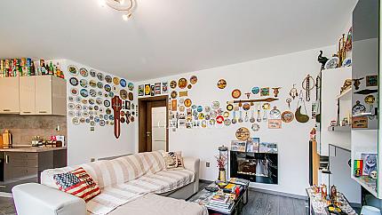 Прекрасен тристаен апартамент на Панорамен път