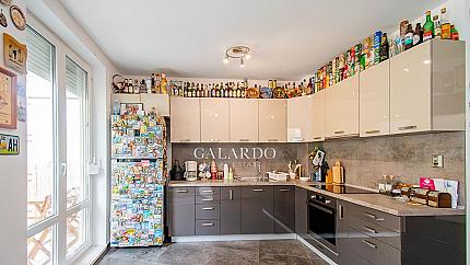 Прекрасен тристаен апартамент на Панорамен път