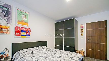 Прекрасен тристаен апартамент на Панорамен път