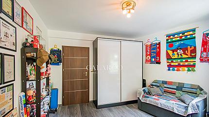 Прекрасен тристаен апартамент на Панорамен път