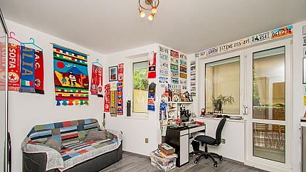 Прекрасен тристаен апартамент на Панорамен път