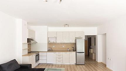 Тристаен апартамент със собствен двор в кв. Драгалевци