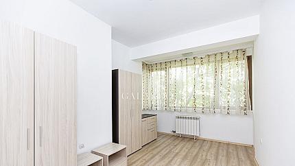 Тристаен апартамент със собствен двор в кв. Драгалевци