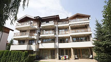 Тристаен апартамент със собствен двор в кв. Драгалевци