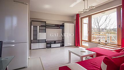 Тристаен апартамент в затворен комплекс