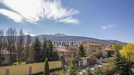 Тристаен апартамент в затворен комплекс