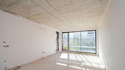 Прекрасен тристаен апартамент с две спални в Кръстова вада