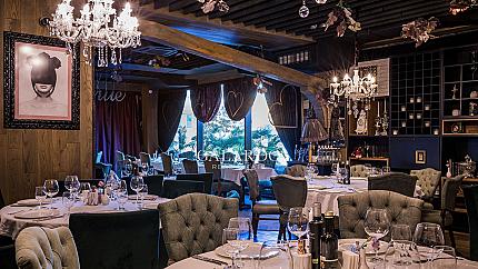 Operating luxury restaurant with a tenant