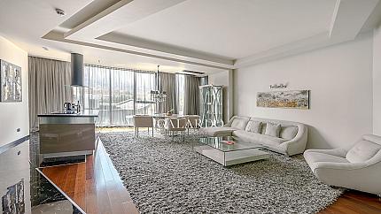 Просторен дизайнерски апартамент в к-с със Спа и Фитнес