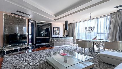 Просторен дизайнерски апартамент в к-с със Спа и Фитнес