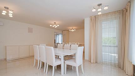 Four-bedroom apartment near James Bourchier metro station