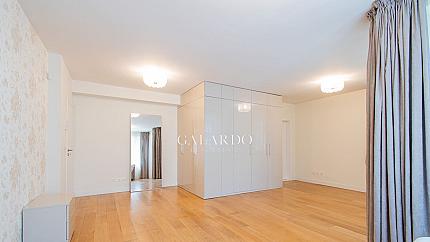 Four-bedroom apartment near James Bourchier metro station