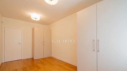 Four-bedroom apartment near James Bourchier metro station
