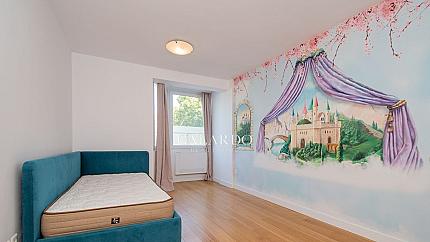 Four-bedroom apartment near James Bourchier metro station