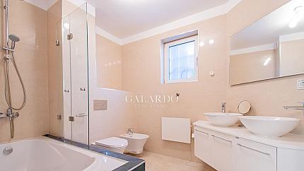 Four-bedroom apartment near James Bourchier metro station