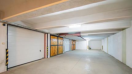 Four-bedroom apartment near James Bourchier metro station