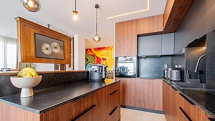 Bright south-facing furnished maisonette with panoramic views