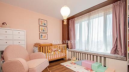 Bright south-facing furnished maisonette with panoramic views