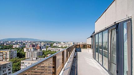 Bright south-facing furnished maisonette with panoramic views