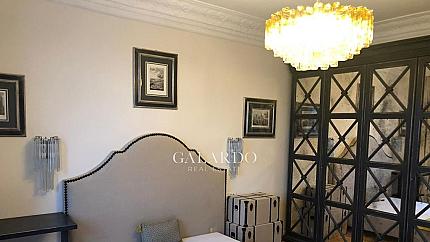 Елегантен апартамент в класически стил под наем в Център