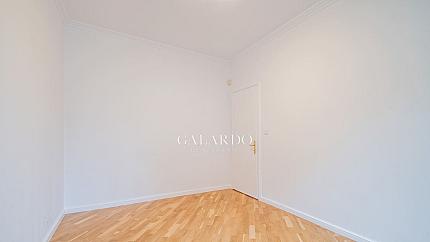 Луксозен апартамент на престижната ул. Съборна