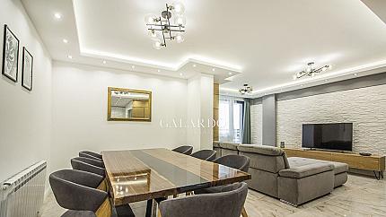 Луксозен апартамент с 3 спални в Младост 4