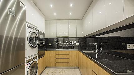 Луксозен апартамент с 3 спални в Младост 4