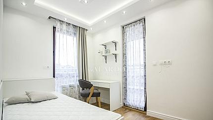 Луксозен апартамент с 3 спални в Младост 4