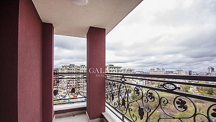 Луксозен апартамент с 3 спални в Младост 4