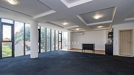 Просторен офис в нова сграда до Сточна гара