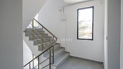 Просторен офис в нова сграда до Сточна гара