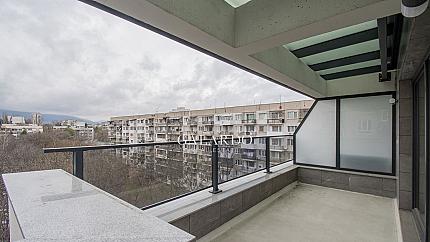 Апартамент на две нива с три спални в кв. Дианабад