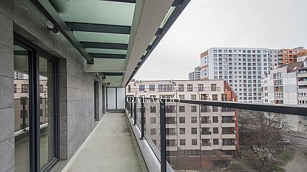 Апартамент на две нива с три спални в кв. Дианабад