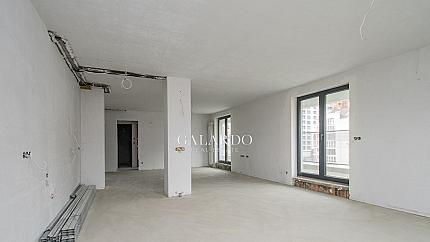 Апартамент на две нива с три спални в кв. Дианабад