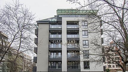 Четиристаен апартамент на две нива за продажба в кв. Дианабад