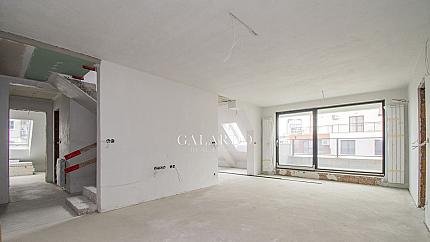 Четиристаен апартамент на две нива за продажба в кв. Дианабад