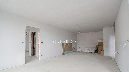 Четиристаен апартамент на две нива за продажба в кв. Дианабад