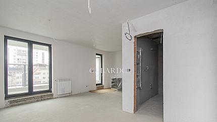 Четиристаен апартамент на две нива за продажба в кв. Дианабад