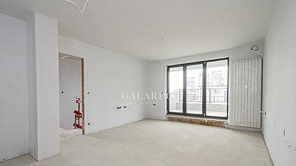 Четиристаен апартамент на две нива за продажба в кв. Дианабад