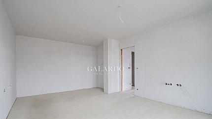 Четиристаен апартамент на две нива за продажба в кв. Дианабад