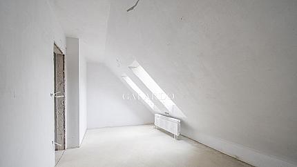 Четиристаен апартамент на две нива за продажба в кв. Дианабад